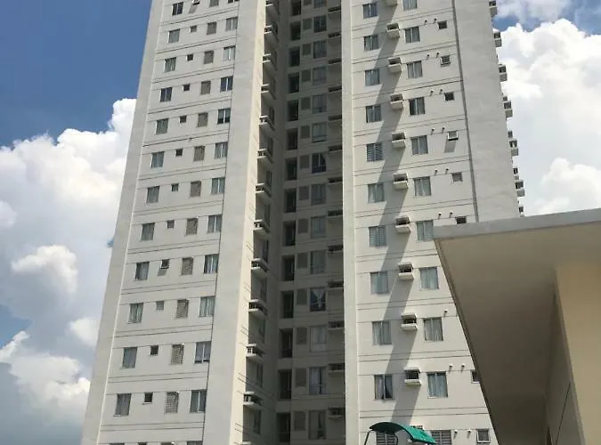 Cozy 922 At Tower One