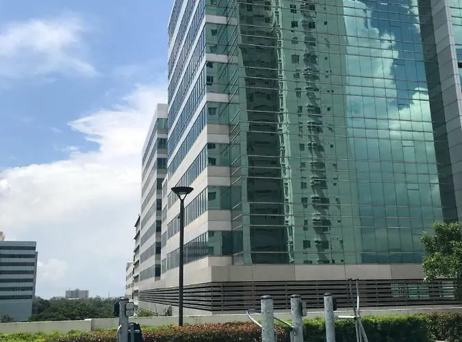 Cozy 922 At Tower One